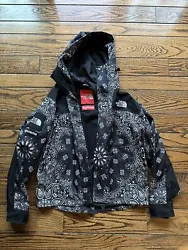FW14 Supreme The North Face Bandana Mountain Jacket Black Size Large Got it for a birthday present from a friend and it...