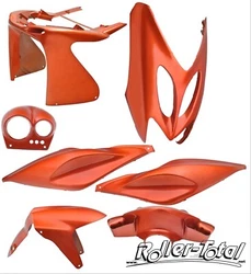 Jeu de carénages orange métallisé 7 pièces Yamaha Aerox MBK Nitro.