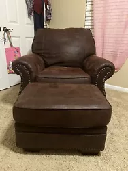 leather recliner chair used. comes with a foot stool. both have been used once or twice , but it’s in good condition....