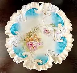 Antique (?) LIMOGES Porcelain Dish FLOWERS Raised GILT Ruffled Edge. In. excellent condition.