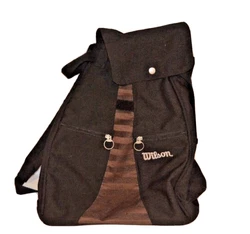 The front of this bag has 