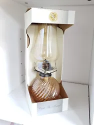 Beautiful Vintage LampLight Farms Light Amber Oil Lamp Irridecent 12