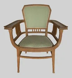 Curieux fauteuil Art Déco en chêne massif. Epoque Art Déco XX siècle. PETIT RAPPEL.