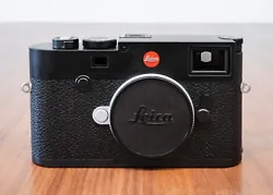 Leica M10 Body, Black - Seriel #5230698In Excellent condition, one owner rarely used.Everything shown in the pictures...