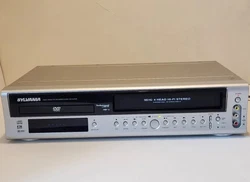 Sylvania DVC850C DVD VHS Player 4 Head Hi Fi VCR Combo No Remote Tested.  Condición: Used