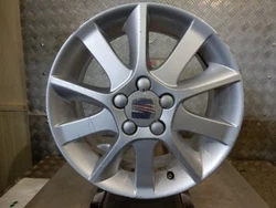 SEAT IBIZA. JANTE EN ALUMINIUM. REF SUR JANTE : 6L0601025Q. PIECE ORIGINALE SEAT. Rn 86 - LES 7 CHEMINS. STOP PIECES...