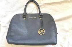 100% cuir bleu.