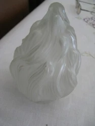 Rare. superbe et en parfait état - - Hauteur de 12 cms - pour griffe de 5.4 cms de diamètre. Poids de 150 grs.