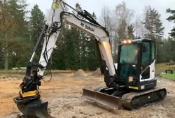 This Bobcat E62 is a powerful and versatile machine that is perfect for heavy-duty work. With a model year of 2014, it...