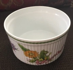 For sale is a lovely Royal Worcester Country Kitchen pattern mixing bowl it is in very good condition I don’t think...
