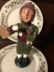 Byers’ Choice The Carolers Boy w/candy jar 1997.Condition good. Please see pitchers as they are part of description....