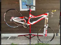 Specialized downhill bike.The size is S, which I think is perfect for petite people up to 170cm. 100% Authentic...