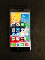 Apple iPhone 7 - 128 Go - Noir (Désimlocké). Bon état. Ecran en excellent état sans rayure. Quelques traces de...