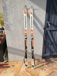 Anciens Skis Rossignol ATIOS Compact 180cm/Fixations Salomon S444/NeigeChalet.Skis à nettoyer ,un peu sale.Envoi...