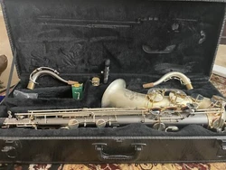 Includes - case - neck strap - 2 necks for playing- 3 2.5 reeds - Jody Jazz mouthpiece - cleaning cloths and cork grease
