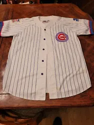 Show off your love for the Chicago Cubs with this vintage unisex adult white jersey. Featuring the teams iconic colors...