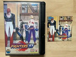 Boite, insert et notice du jeu The King Of Fighters 97 KOF pour Neo Geo AES.Il n’y a pas le jeu.L’insert est un peu...