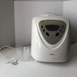Sunbeam programmable 2lb breadmaker model 5891. Used in Like New condition.