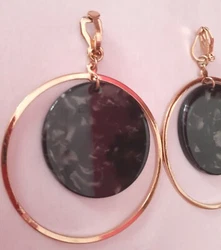 Boucles doreilles pendantes clips Dore noir Bijoux fantaisie légère à porte.
