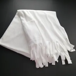 Bonnie & Clyde pashmina/shawl in white fleece with pockets and fringe.
