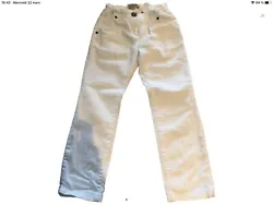 Très beau et authentique jeans blanc Burberry 5 ans Tbe. Règlement sous 24 h maxi