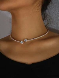 Color: SilverMaterial: GlassDetails: RhinestoneStyle: GlamorousProduct Measurements in cm :Size Diameterone-size 12