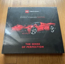 NEUF LEGO Technic Ferrari Daytona SP3 Le sens de la perfection livre standard.