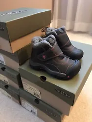 Keen Kootenay Boots Sizes left are Kids 5, 9, 10. Condition is New with box.