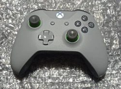 😍manette Microsoft Officielle Xbox One S & Xbox Series S|X grise et verte 1708.  Rare 😀manette grise et verte...