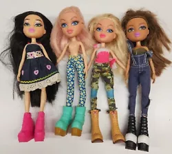 Lot Of 4 Bratz Girlz Dolls 2015 MGA Entertainment with Additional Shoes and Belt.  The Dolls Hair Could Used Detangled...