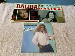Lot de 3 disques 45 tours vinyles de DALIDA. 4 morceaux sur 2 vinyles.