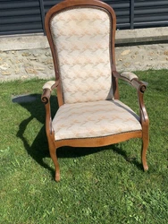 Fauteuil Ancien Voltaire. Voir photos pour description et dimensions. Retrait sur place à Vaires sur Marne. Je peux...