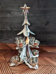 Pretty chrome silver 3-dimensional Christmas tree tea light holder. 11