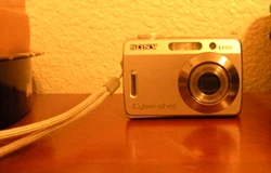 High-sensitivity shooting mode increases ISO to maximum of 1000. There are no scratches on the lens or screen.