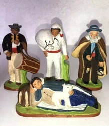 Je vend ces santons signés du santonnier Fouque à Aix en Provence.Hauteur :  Série des 13 cmVendu 32 € pièce Le...