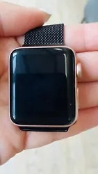 apple watch série 3, très bon état Vendue avec boîte chargeur et bracelet d’origine + coque écran protection
