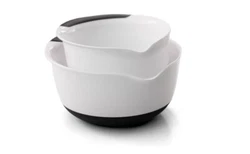 Set of 2 mixing bowls: 5 QT and 3 Quart sizes for versatile use. Electric mixer and dishwasher safe: Suitable for...