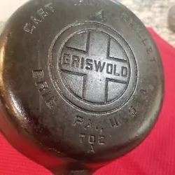 Vintage Griswold Cast Iron Skillet Pan Number 4 702A.  No wobbles, or cracks please see photos. Please check out my...