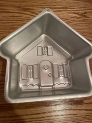 Willton House Shaped Bread or Cake Pan- 1982.
