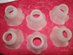 Tulipes anciennes Art déco. Il ne reste que 5 tulipes disponibles. Modèle grain de blé en verre dépoli.