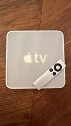 Apple Tv série 1, cordon d’alimentation et télécommande