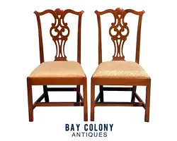 18TH CENTURY ANTIQUE PAIR OF SALEM MA CHIPPENDALE MAHOGANY DINING CHAIRS - HEART & DIAMOND PIERCED SPLAT. The chairs...