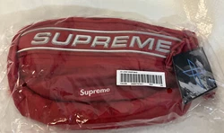 Get your hands on this 100% authentic Supreme 3D Logo Waistbag in Red from the FW23 collection. This waistbag is...