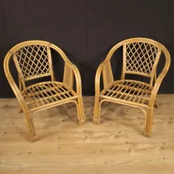Paire de fauteuils italiens des années 60/70. Hauteur dassise de 36 cm. H 77 x L 70 x P 70 cm. La marchandise devra...