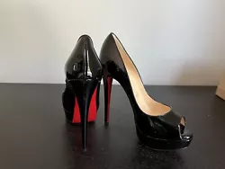 Have all receipts, box, and materials. With a US shoe size of 6.5 and EU shoe size of 36.5, these heels are a must-have...