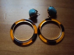 JOLIE BOUCLES. HAUTEUR 6 CM.