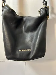 Michael Kors Bedford Medium Messenger Black Leather Crossbody Bag. This bag is in good condition the leather still...