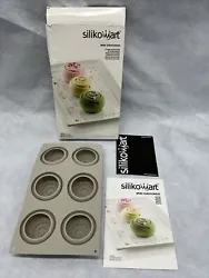 Silikomart Mini Girotondo Silicone Mold. Opened box, in new condition.* Pictures are part of the descriptions. Please...