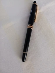 Bonnes enchères. couleur noir et doré.