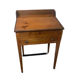 This is a stunning antique Hepplewhite standing desk from the late 18th or early 19th century. The desk features a...